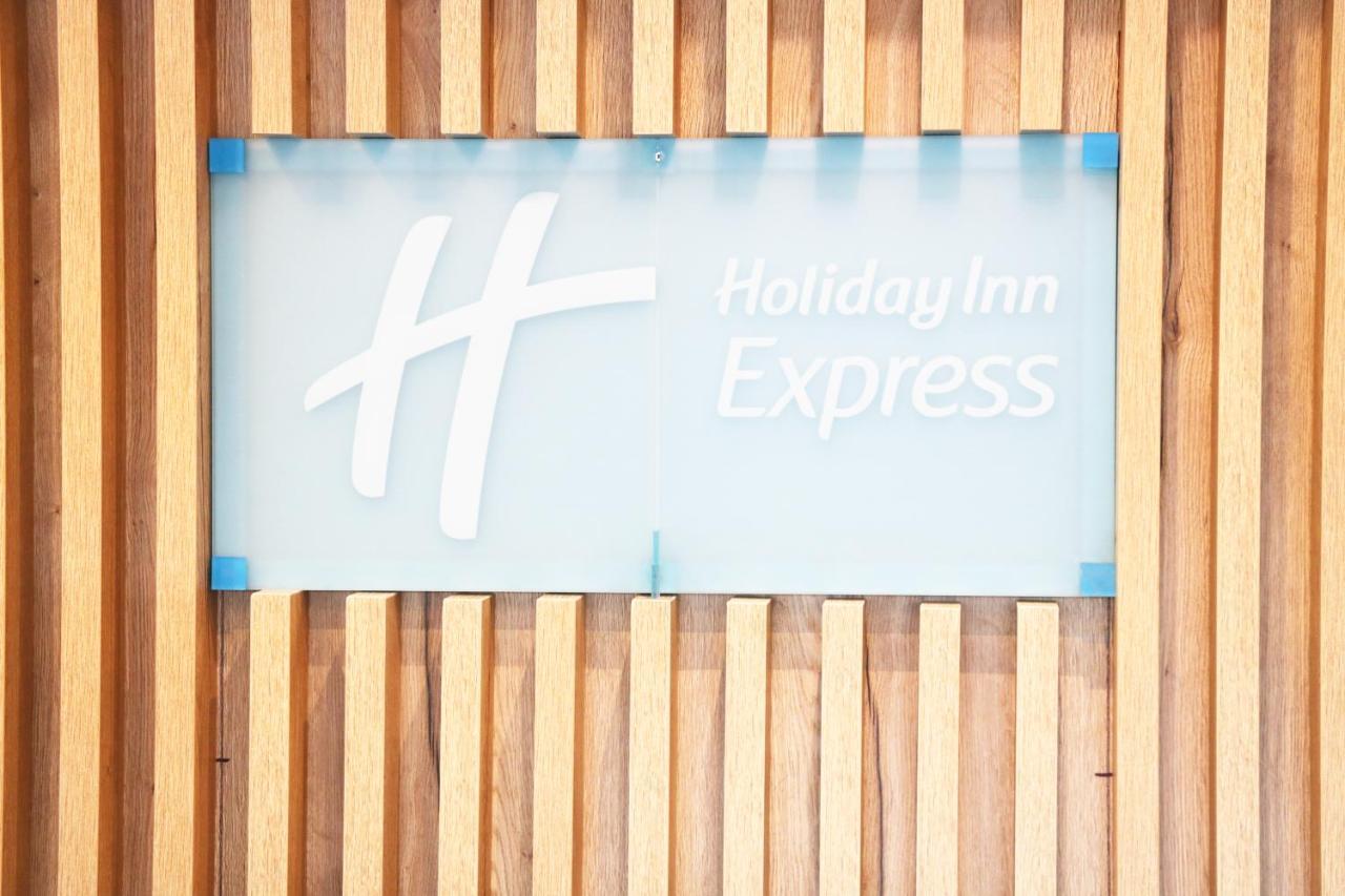 Holiday Inn Express, Chester Racecourse, An Ihg Hotel Kültér fotó